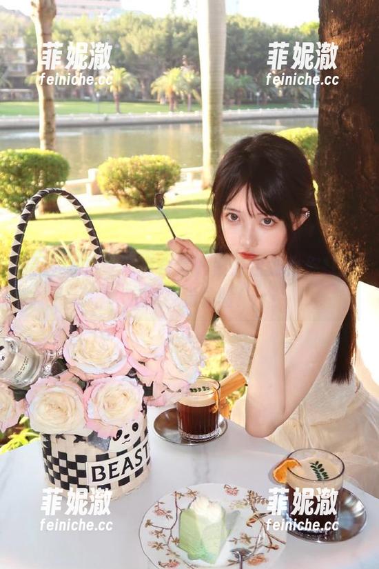 精选JK白丝写真合集，紧急企划为你打造完美视觉体验！