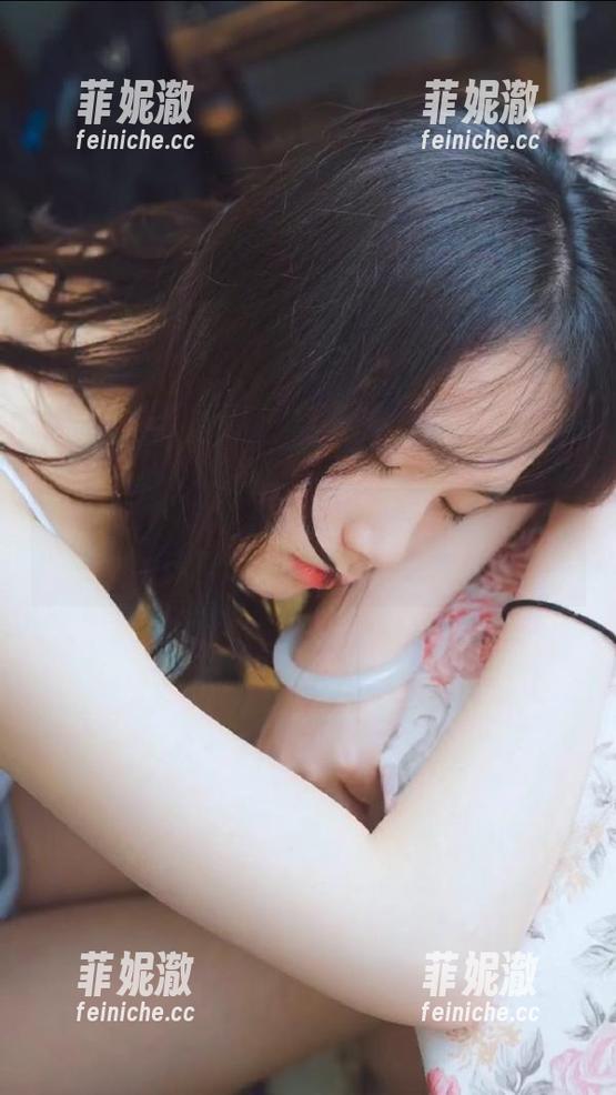 美媛馆 - 观看Love陆瓷最新美足图包，感受摄影艺术的极致之美！