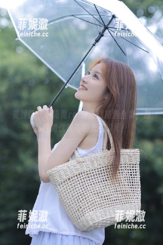 美媛馆-小海臀rena 美媛馆 - 小海臀rena美脚精选合集,游历在她优雅与阳光的瞬间!