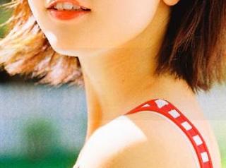 美媛馆 – 潘娇娇红裙写真资源：合集里的每一张都是对美的追求