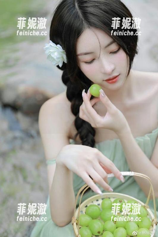 微密圈 - 感受灰丝的诱惑：美邵女Baby精选图库作品赏析