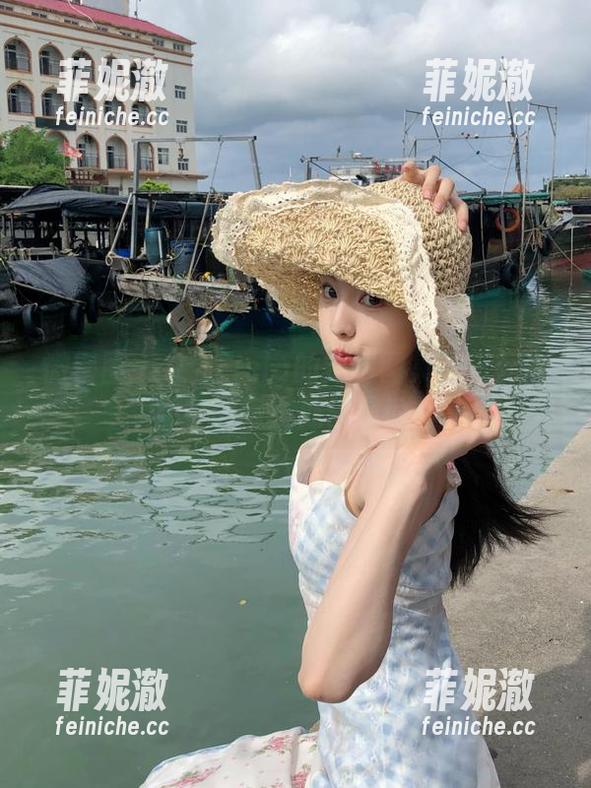微密圈 - 艾拉·isla的定制图集：三元牛奶中的每一处都是惊喜