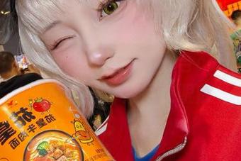 花铃Hana的内衣写真，融合cos玩法的大胆尝试合集尽在眼前