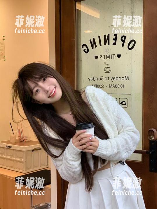 蓝小沂KiKi 蓝小沂KiKi制服写真集锦,珍贵图片资源等你收藏