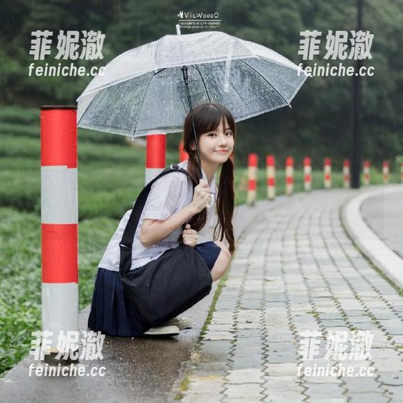 蜜桃社 - 最新佩琦Pinky婚纱写真原图，展现女性优雅与自信的独特魅力！