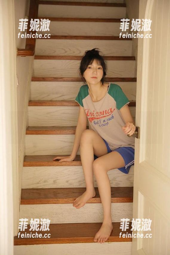 蜜桃社 - 惊喜福利：李梦婷修女作品，通过镜头传递心灵的宁静