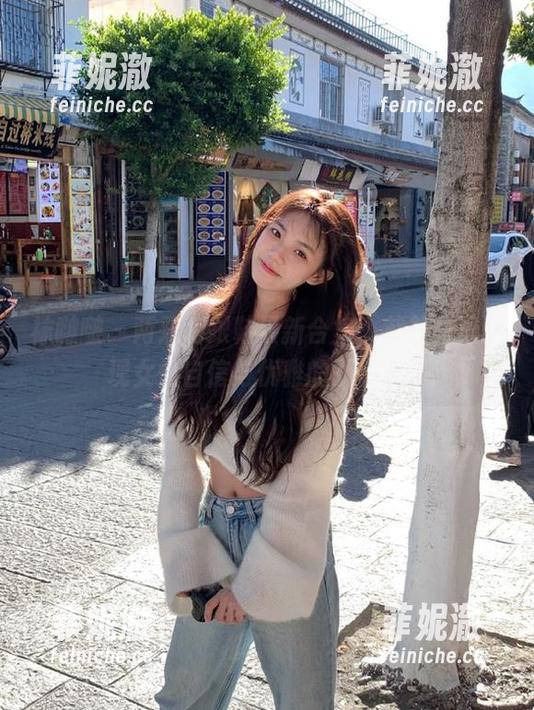 袜啵啵-苏苏 袜啵啵 - 两双高跟鞋最新合集,苏苏写真展现女性自信与优雅的双重气质
