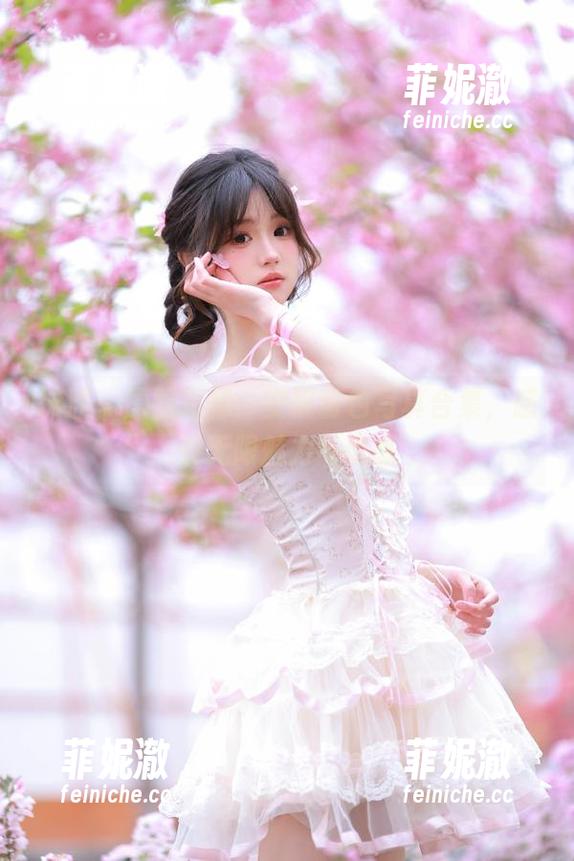 袜涩-安妮 袜涩 - 原图揭秘:安妮粉色写真合集,感受无限魅力与诱惑