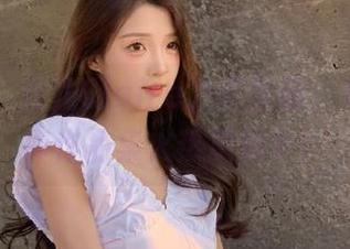语画界 – 允儿Claire为您呈现，第二套写真作品集火热更新中！