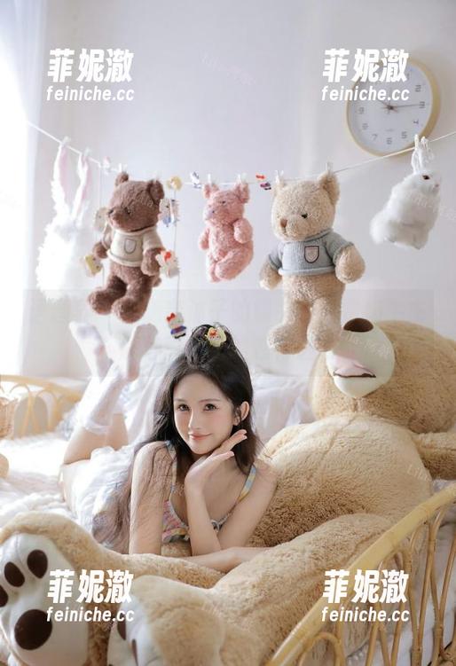 语画界 - 追随奈沐子的镜头，欣赏奶牛主题写真套图的独特魅力