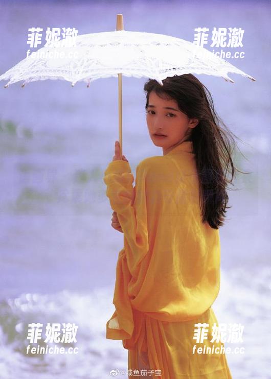 语画界-小海臀Rena 语画界 - 迷人小海臀Rena浴室图包合集,尽展她多变的魅力与精彩瞬间