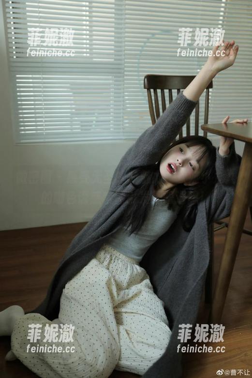 微密圈 - 感受无圣光的魅力，软妹小九九的咖色诱惑套图引发无限遐想！