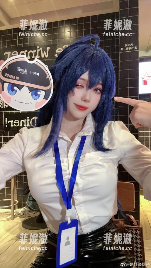 探索阿九从不咕咕(九言)竞泳主题的惊艳套图写真，流淌出的水韵之美