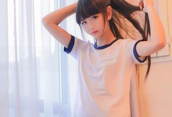 追踪更新：雪琪SAMA的奶牛写真原图，展现乡村风光中的迷人魅力