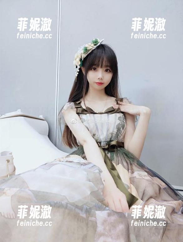 雪琪SAMA 最新职场OL本,这部作品让雪琪SAMA成为职场风格的代言人