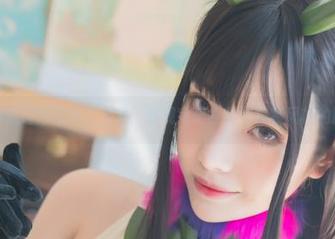 雯妹不讲道理短裤照片合集：展现完美身材与独特风格的时尚瞬间
