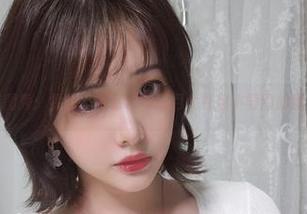 私房美图秀：雯妹不讲道理与三月大礼包小野豹的甜美时刻