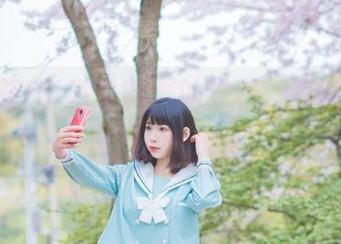 跟随雯粥粥i感受制服的独特，写真全集与原图全收录！