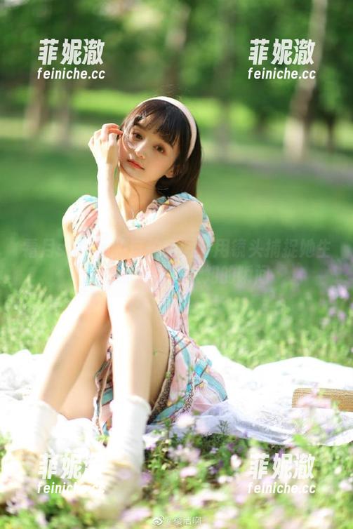 霜月shimo的自拍套图：用镜头捕捉她生活中那些不为人知的瞬间