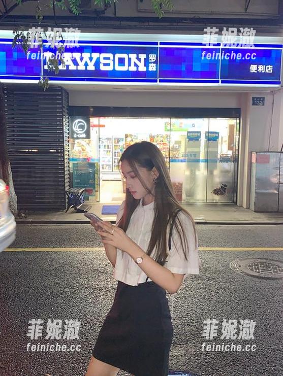 青豆客 - Akiki朱若慕全套冒险岛水世界写真，免费下载带你感受水上乐趣！