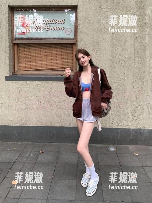 青豆客 - 沉浸在晓艾fafa女神的高清写真作品集中，感受她的灵魂之美