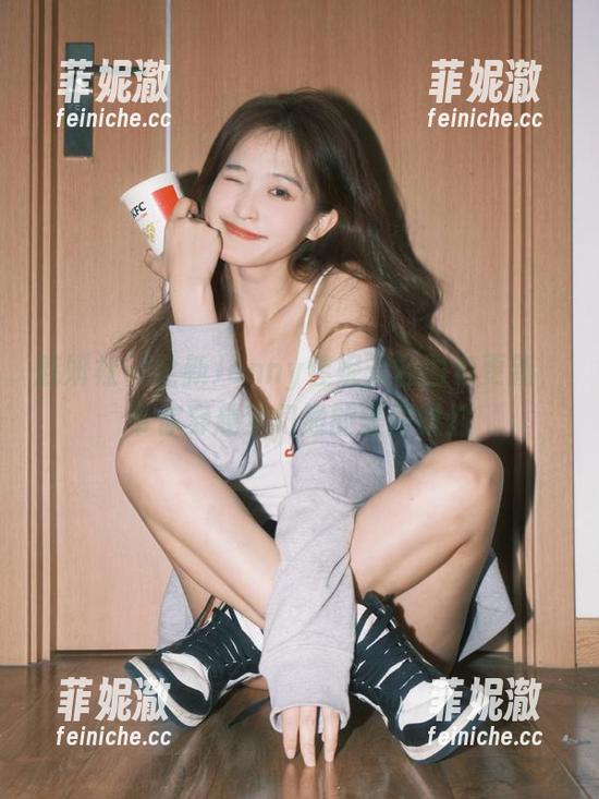 魅妍社 - 全新Jenny佳妮天台图包更新，带你穿越梦幻般的美丽时刻
