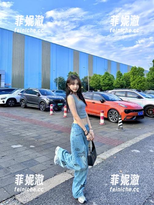 魅妍社 - 鲍妮boonie的私拍写真，带你走进她作为秘书的神秘生活