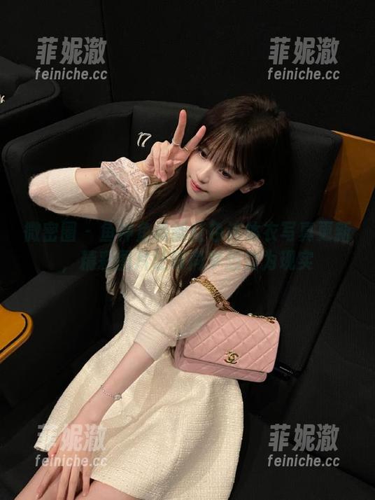 微密圈 - 鱼神鱼最新红色连体衣写真更新，精彩图片让时尚梦想变为现实