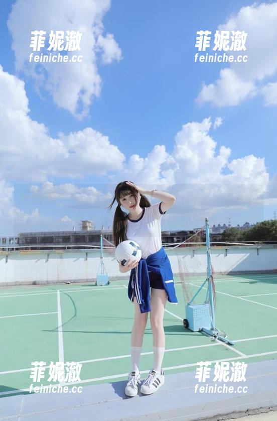 微密圈 - 浸入黎允熙的写真作品，女友风衬衣展现出别样的优雅气质